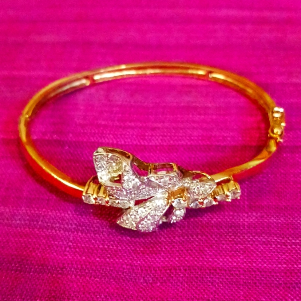 Vintage gold and floral diamond